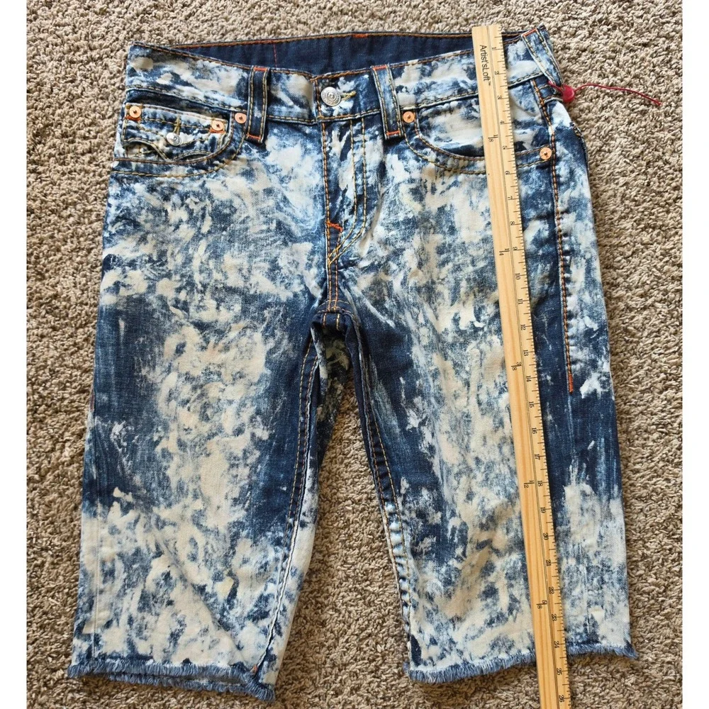 TRUE RELIGION Mens Acid Wash Cut Off Denim Shorts Bleach Splatter Size 31